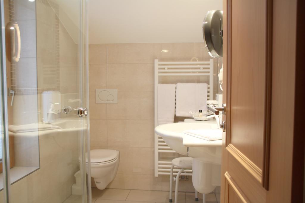 Hotel Schoene Aussicht Hornberg Habitación foto